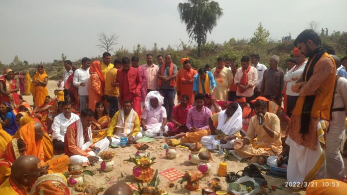 कलश यात्रा,चलकुशा,चलकुशा प्रखंड,चौबे पंचायत,यज्ञचार्ज पंडित पंकज शास्त्री, पूर्व विधायक जानकी यादव, जीप उपाध्यक्ष चंदन देवी ऐपवा, प्रदेश अध्यक्ष सविता सिंह, विधायक प्रतिनिधि दिनेश सिंह, भाजपा जिला उपाध्यक्ष सुनील मेहता, सांसद सह मुखिया प्रतिनिधि सुबोध चौधरी, सुशील पांडेय, उप प्रमुख दुर्गा यादव, अनुज रवि, अशोक यादव, राम जी चौधरी, रामेश्वर साव, युवा नेता आलोक सिंह मंडल, अध्यक्ष अशोक वर्णवाल,दुगोला कार्यक्रम, गुड्डू हलचल,कमलेश देहाती