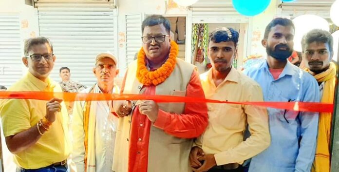 Former MLA Professor Jayaprakash Verma, Shivani Fashion Vastalaya,शिवानी फैशन,पूर्व विधायक प्रोफेसर जयप्रकाश वर्मा,पचम्बा