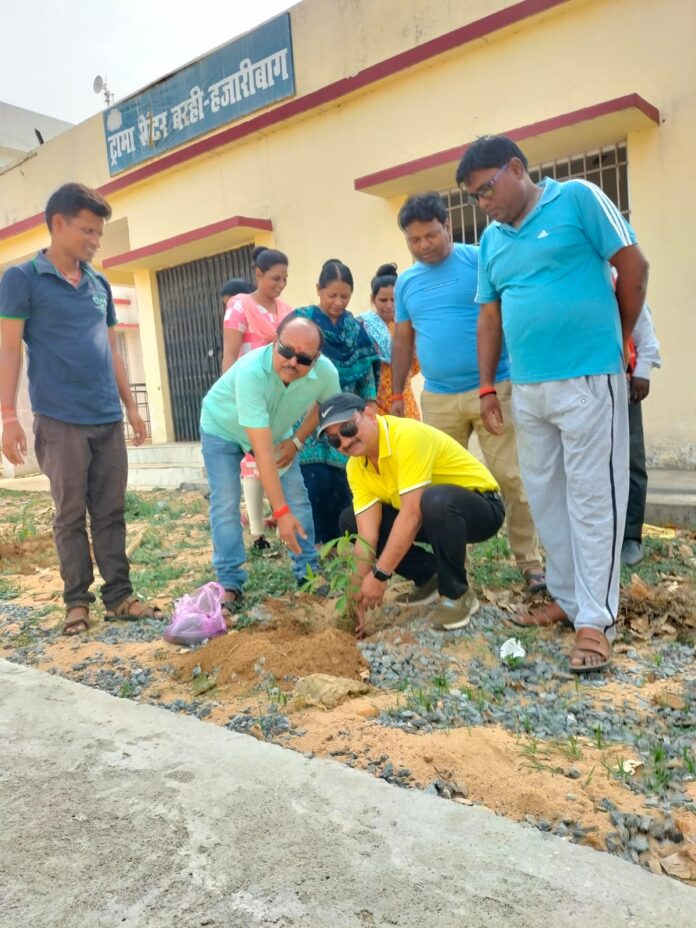 World Environment Day 2022,World Environment Day,Hazaribagh News, Dainik Bharat,Barhi News,Environment Day,Environment Day 2022