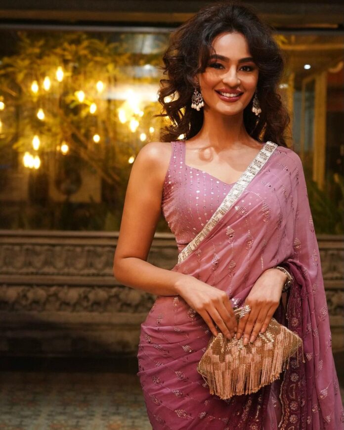 Seerat Kapoor, SIIMA 2022,Dainik Bharat,South Indian International Movie Awards 2022