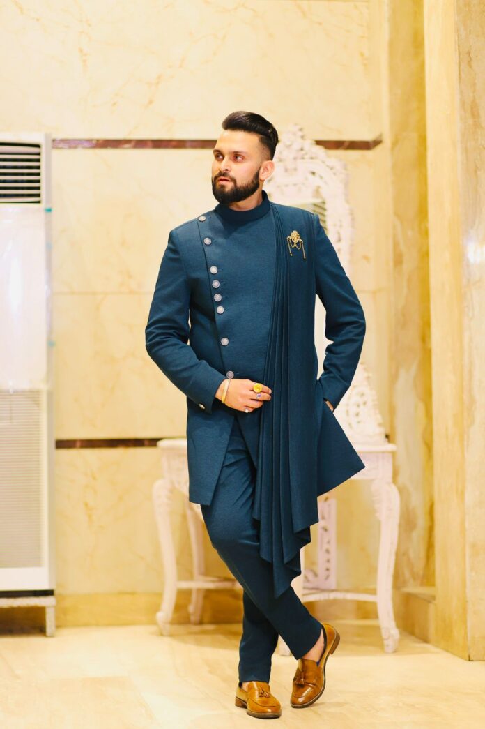 Tanuj Sapra,Tanuj Sapra Fashion Model, Fashion Model Tanuj Sapra, Anchor Tanuj Sapra,Tanuj Sapra Influencer,Tanuj Sapra Social Activist,Tanuj Sapra Certified Tarot Card Reader,Dainik Bharat,