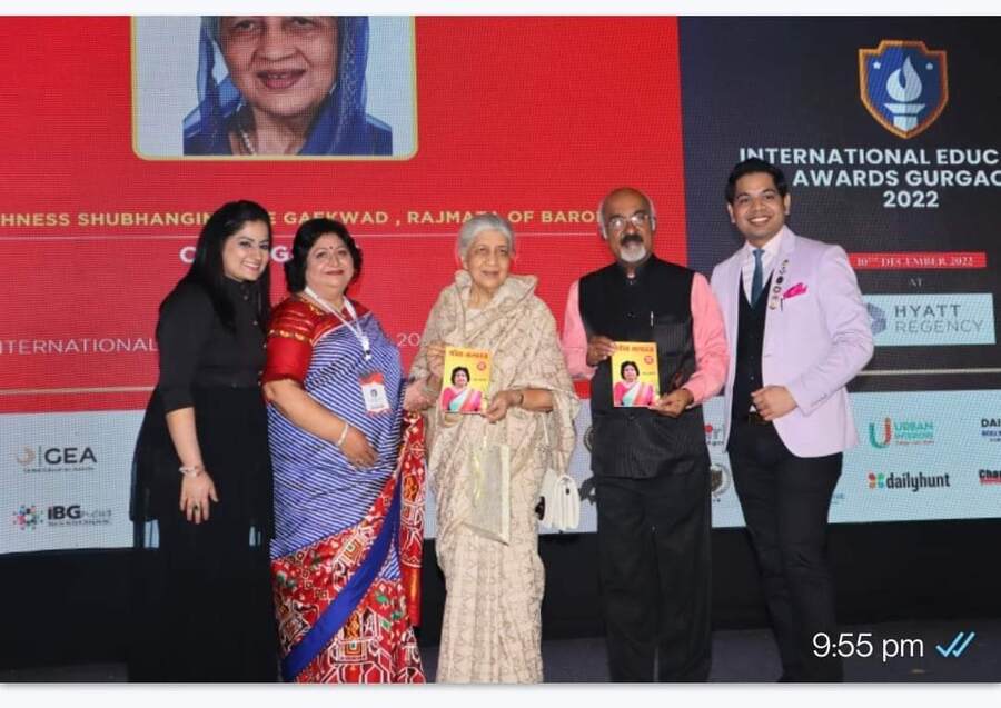 Support for Smt. Anju Kwatra's book 'Shokh Alfaaz' which gives important message for women empowerment, launched with special guests