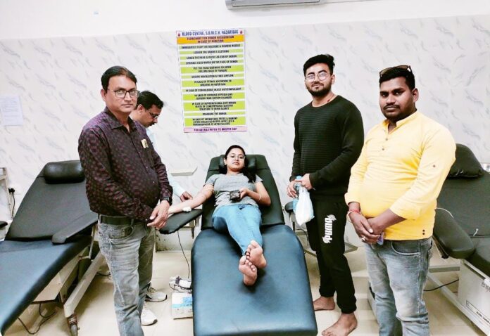 Through the efforts of Hazaribagh Youth Wing, blood was provided to a 40 year old female resident of Latehar.