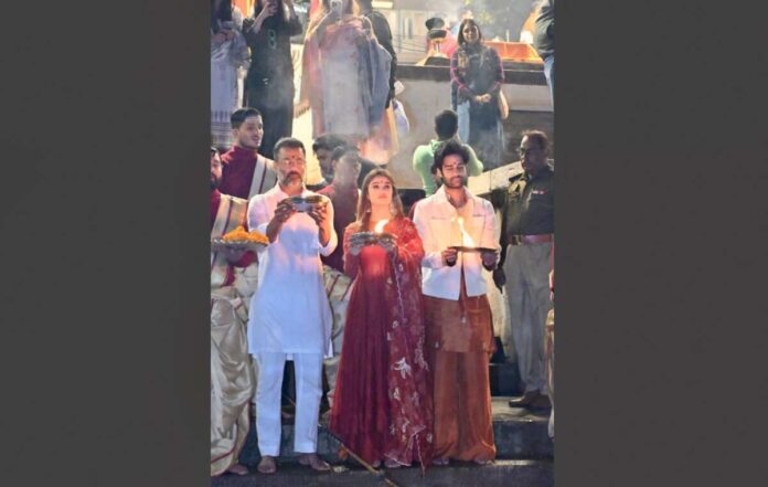 Director Abhishek Kapoor, Aaman Devgan and Rasha Thadani Experience the Enchanting Ganga Aarti in the Spiritual Heart of Varanasi!