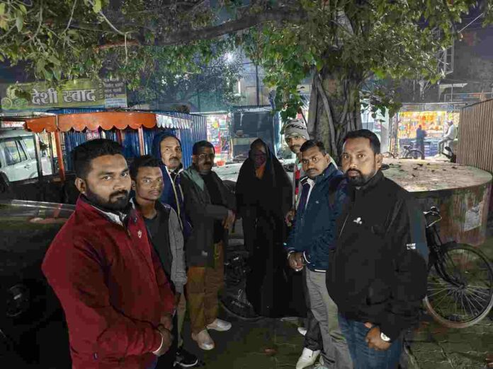 Hazaribagh Youth Wing set an example of humanity by helping the needy in the cold, distributed blankets at night