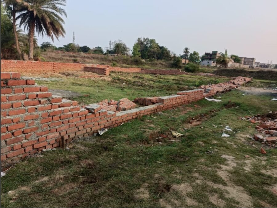 Hazaribagh News: जमीन विवाद को लेकर भीषण हमला, पेट्रोल बम और हथियारों से लैस भीड़ ने किया हमला, कई लोग गिरफ्तार 2 3 scaled