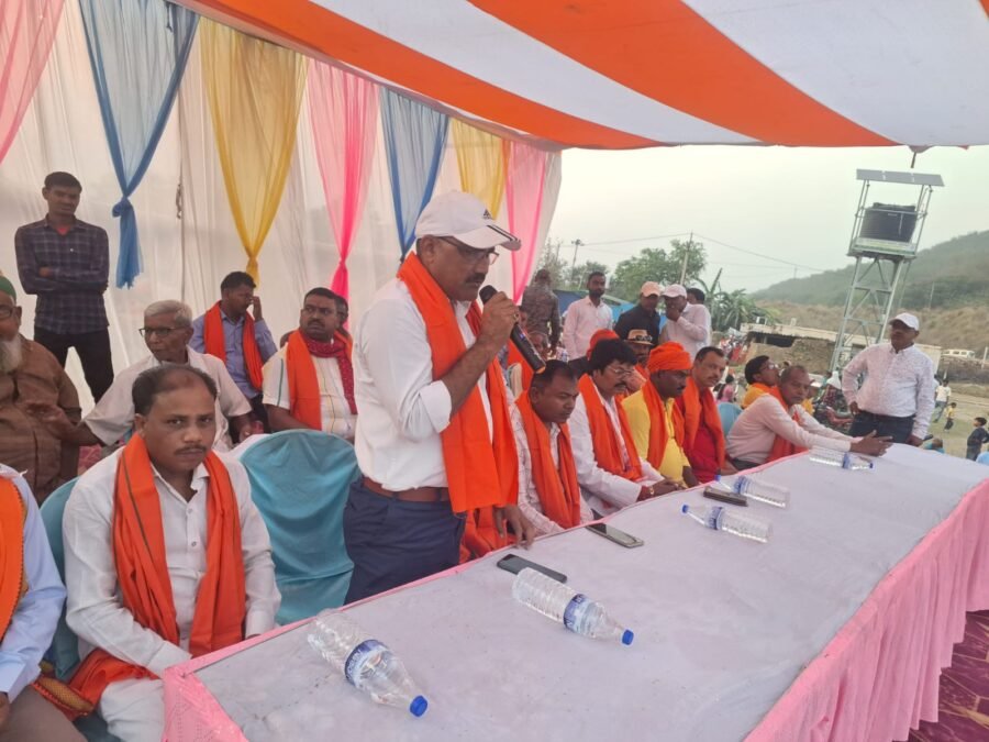 बरियातू पंचायत के देवरिया खुर्द में रामनवमी के दशमी पर निकला गया आकर्षक जुलूस और झांकी 2 An attractive procession and tableau was taken out on the tenth day of Ram Navami in Deoria Khurd of Bariatu Panchayat